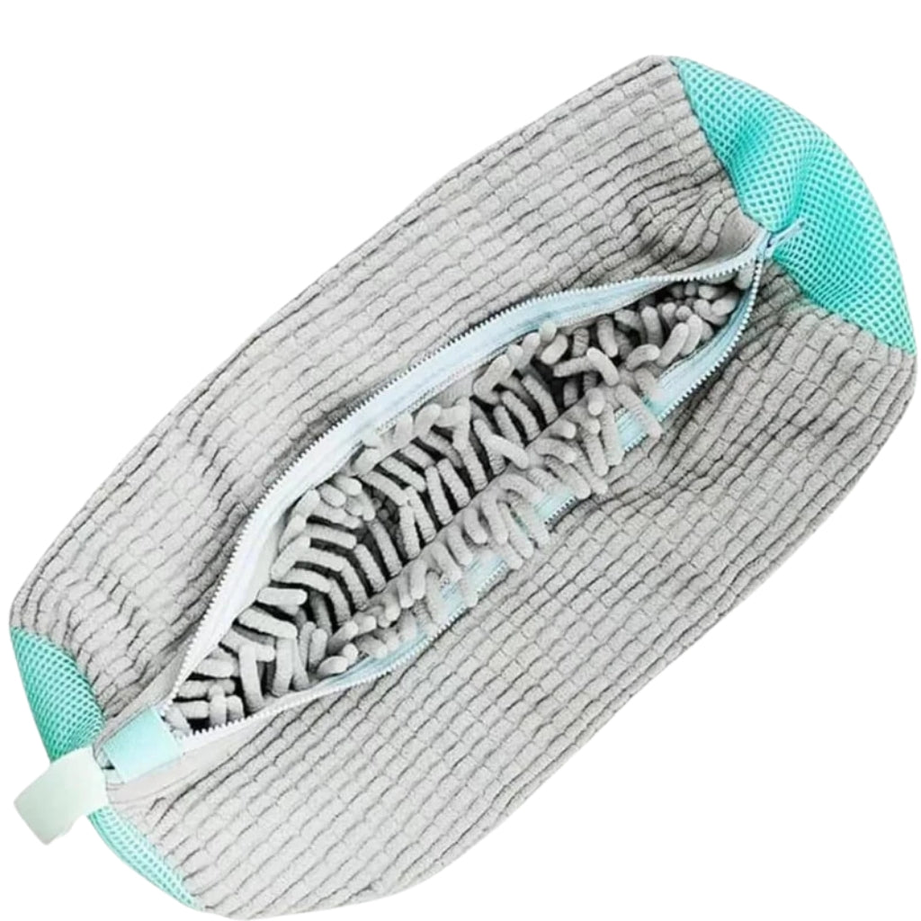 yellow laundry bags mesh shoe wash bag holding sneakers
mesh shoe laundry bag with zipper and blue trim
shoe washing bag shown with a soft bristle cleaning brush
laundry bags mesh organizer for shoes and travel storage
yellow zippered shoe wash bag displayed with sneakers inside