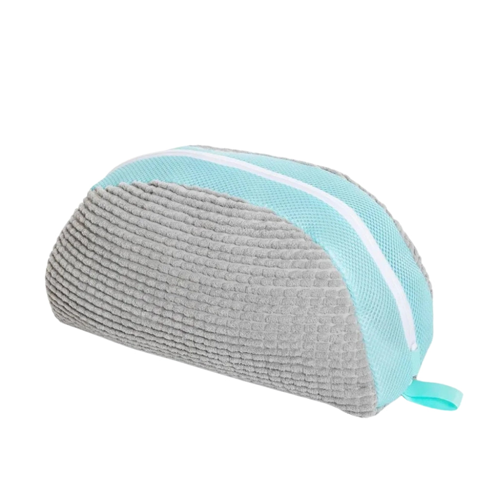 yellow laundry bags mesh shoe wash bag holding sneakers
mesh shoe laundry bag with zipper and blue trim
shoe washing bag shown with a soft bristle cleaning brush
laundry bags mesh organizer for shoes and travel storage
yellow zippered shoe wash bag displayed with sneakers inside